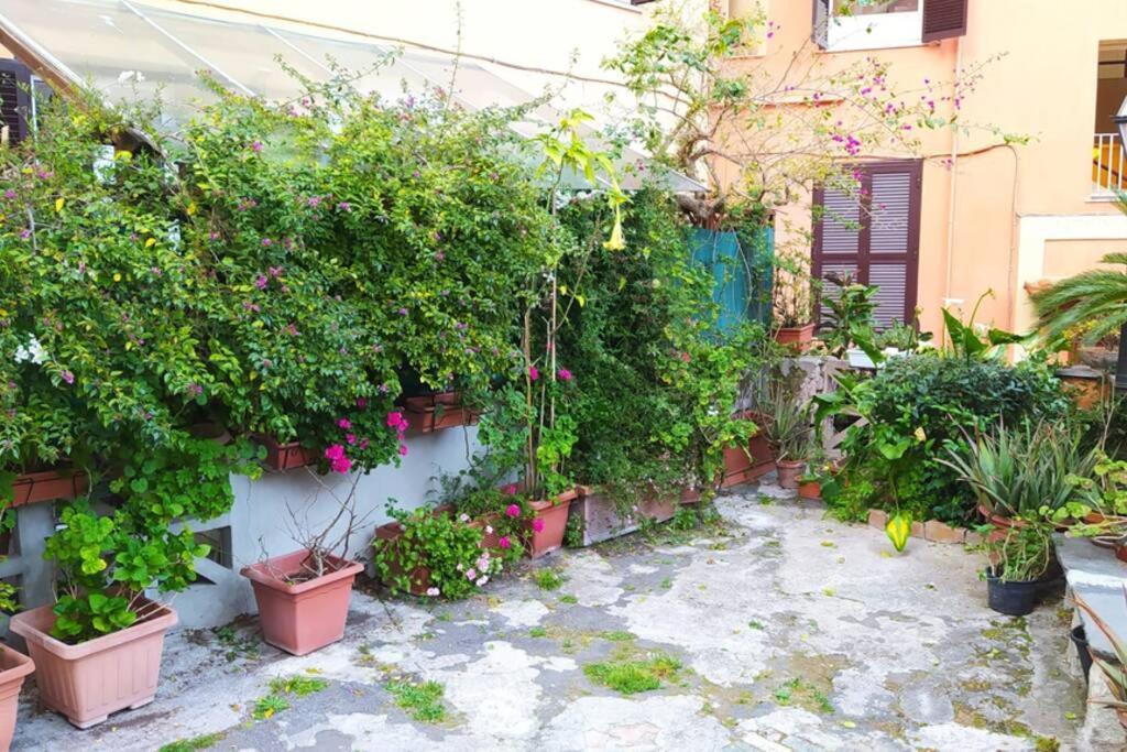 Elegante Open Space Con Vasca Idromassaggio A Trastevere Buitenkant foto
